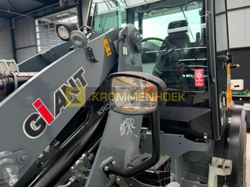 Nakladač Giant G 5000