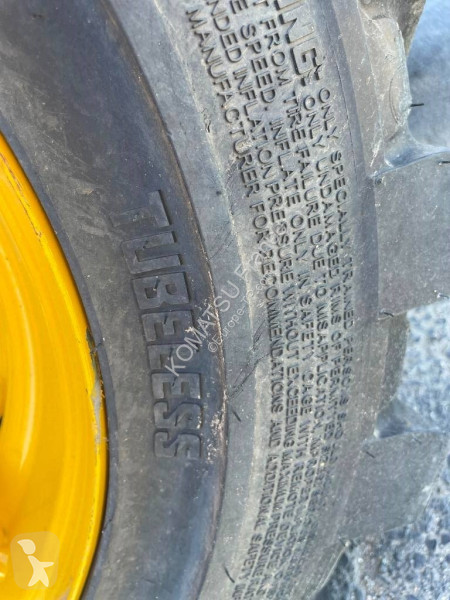 Nakladač Komatsu SK820-8E0