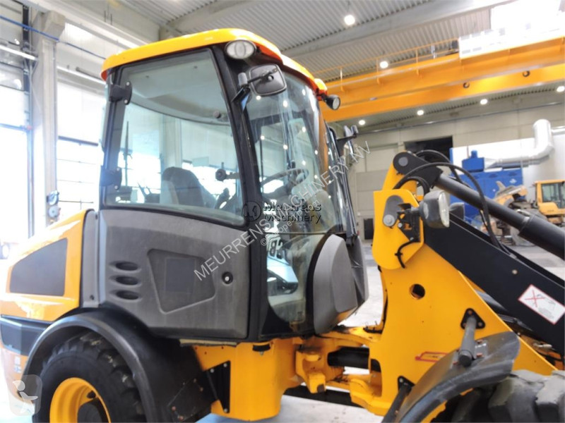 مُحمّلة JCB 406 + Fork