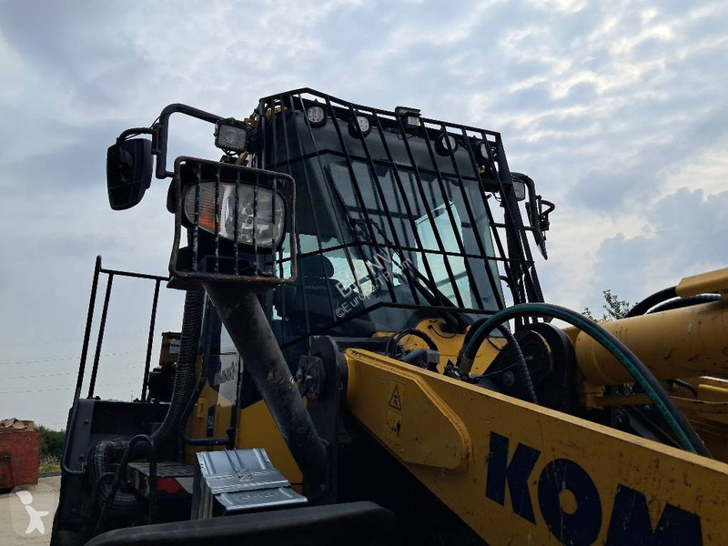 مُحمّلة Komatsu 8 High Lift
