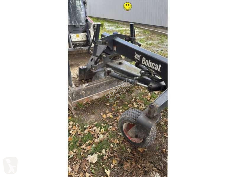 Nakladač Bobcat + 6 ACCESSOIRES