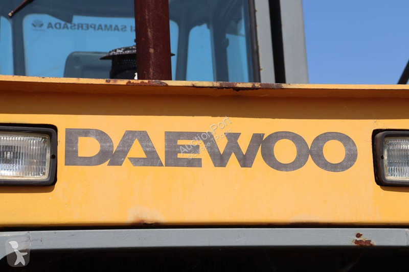 Nakladač Daewoo Mega 200