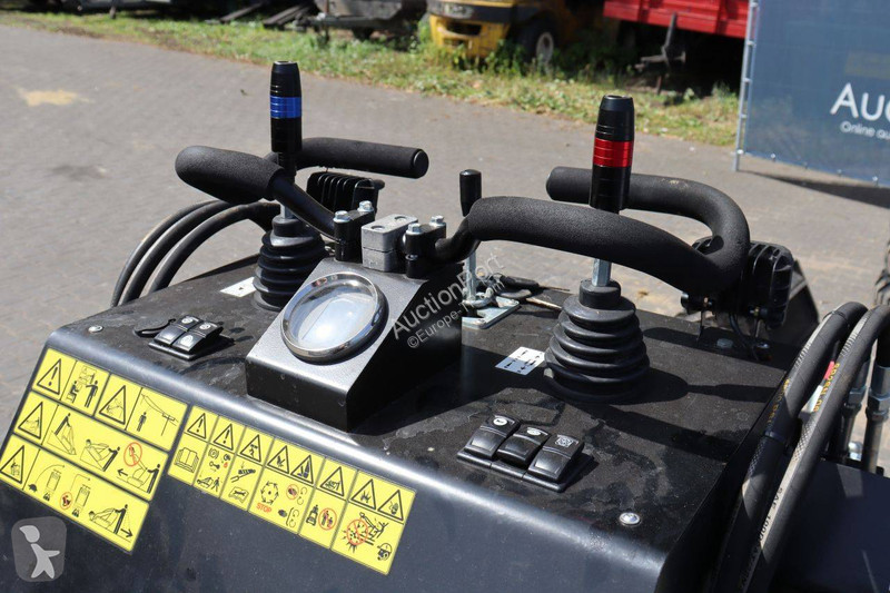 Nakladač  SK650W