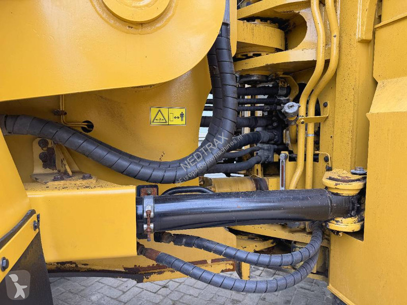 Nakladač Caterpillar 988 K 2018