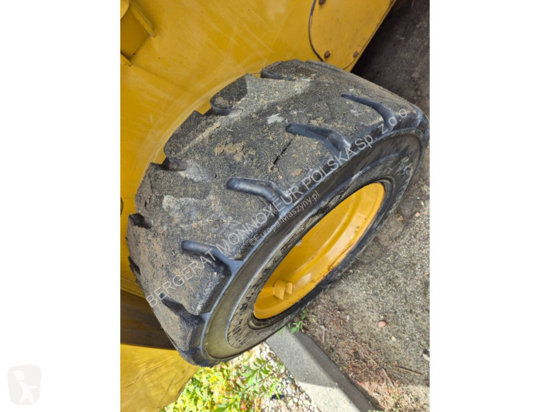 Навантажувач Caterpillar 232D