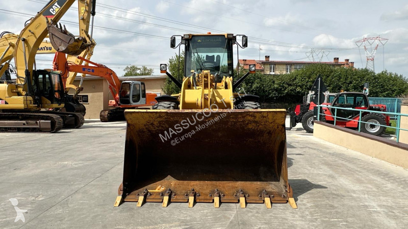 Навантажувач Caterpillar