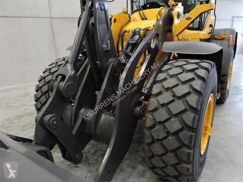 مُحمّلة Volvo New Bucket + Tyres