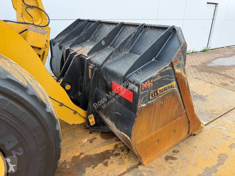 Pá carregadora Caterpillar - Automatic Greasing...