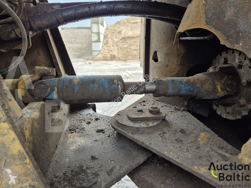 Фронтальный погрузчик Caterpillar