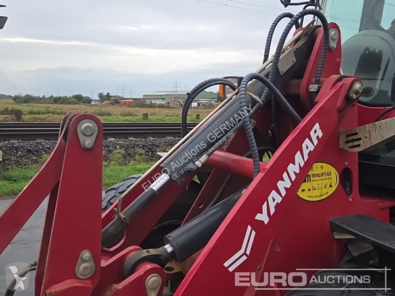 Nakladač Yanmar V100
