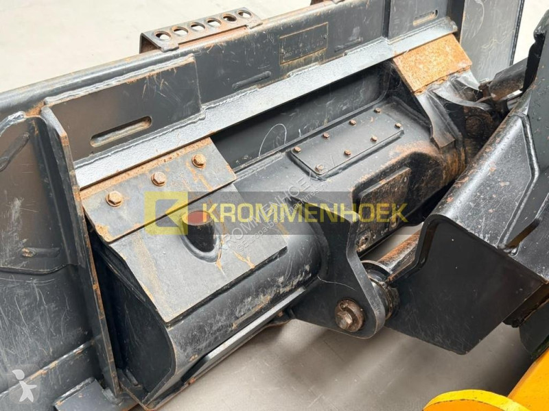 Chargeuse JCB 3TS-8T Teleskid