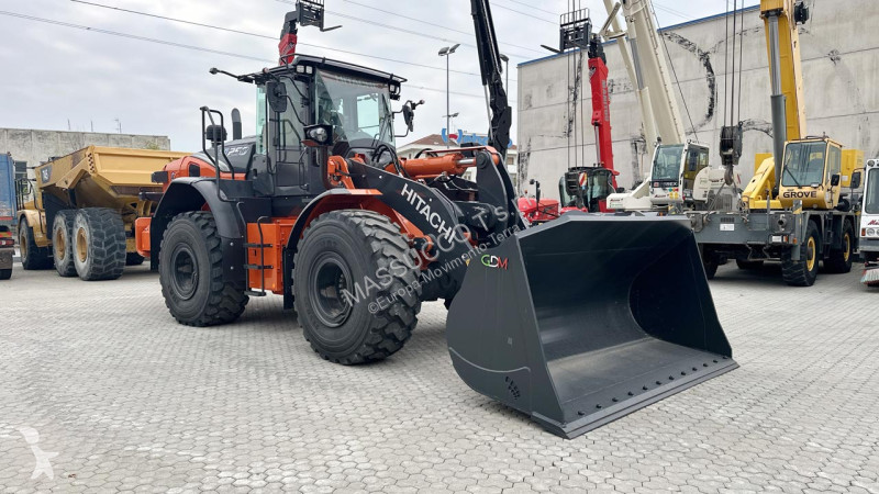 Chargeuse Hitachi 7