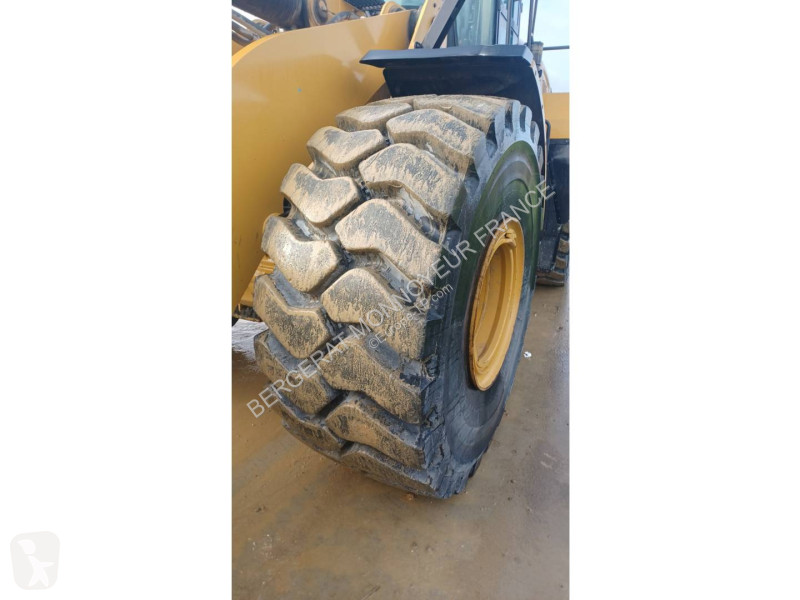 Nakladač Caterpillar 972M