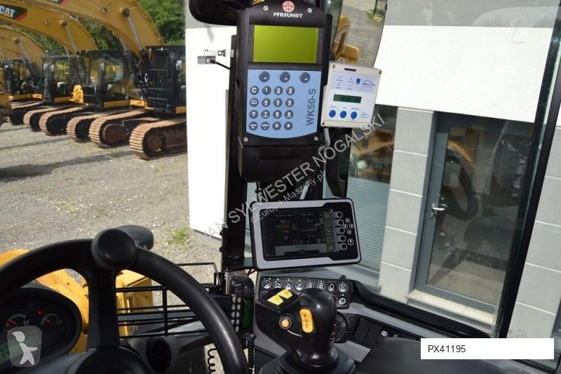 Shovel Caterpillar 938 M