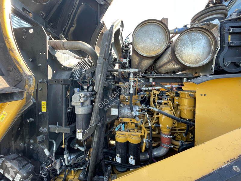 مُحمّلة Caterpillar 972M XE - CE / new tires /...
