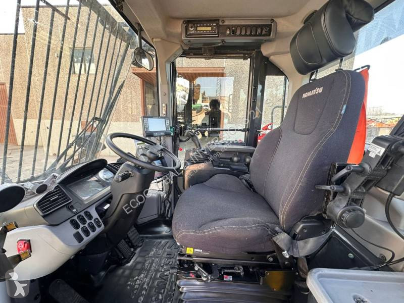 Pala Komatsu 8EO