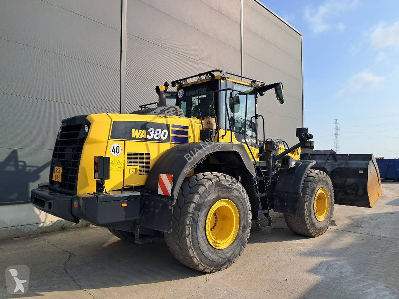 مُحمّلة Komatsu -8E0