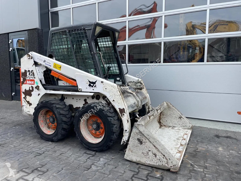 Shovel Bobcat