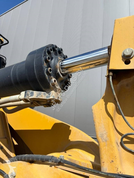 Shovel Caterpillar 972 M XE