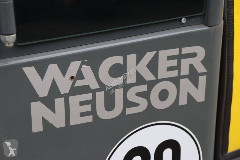 Pala cargadora Neuson WL25