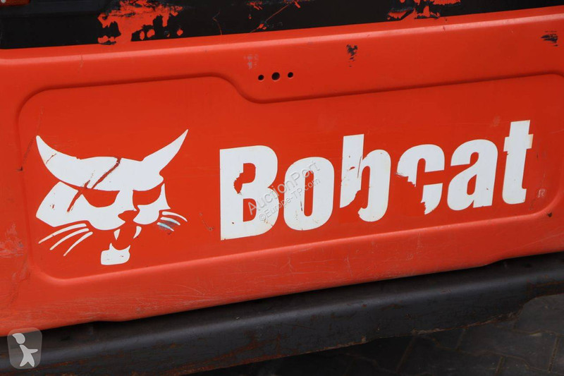 Shovel Bobcat T450