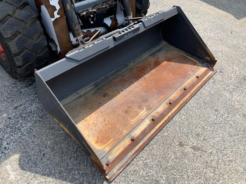 Shovel Bobcat NVT