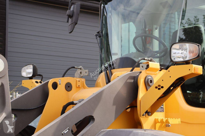 Shovel Volvo L60H
