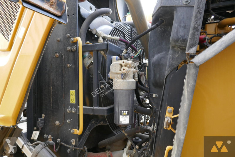 Nakladač Caterpillar 980M