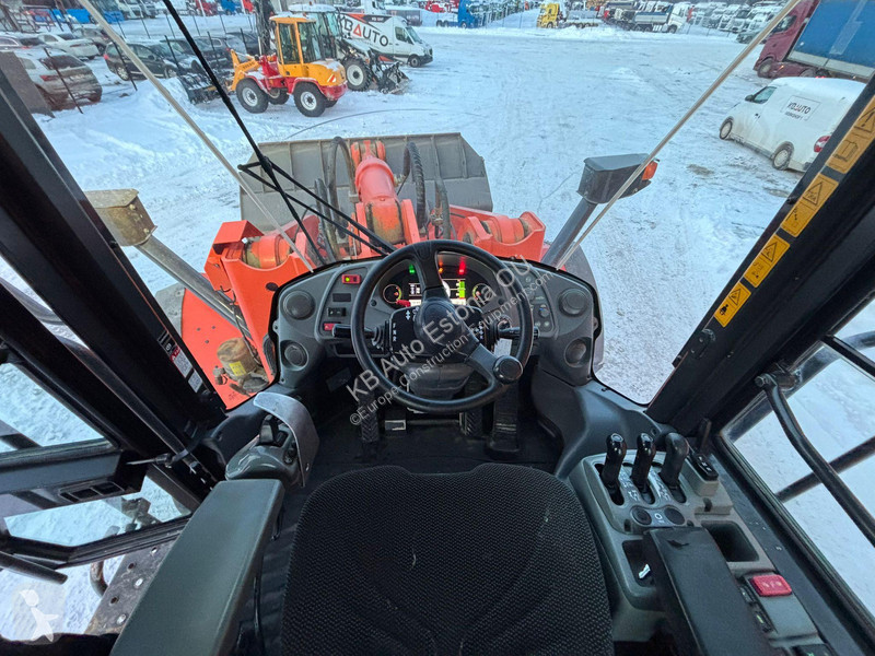 Фронтальный погрузчик Hitachi 3305B 5500 l BUCKET