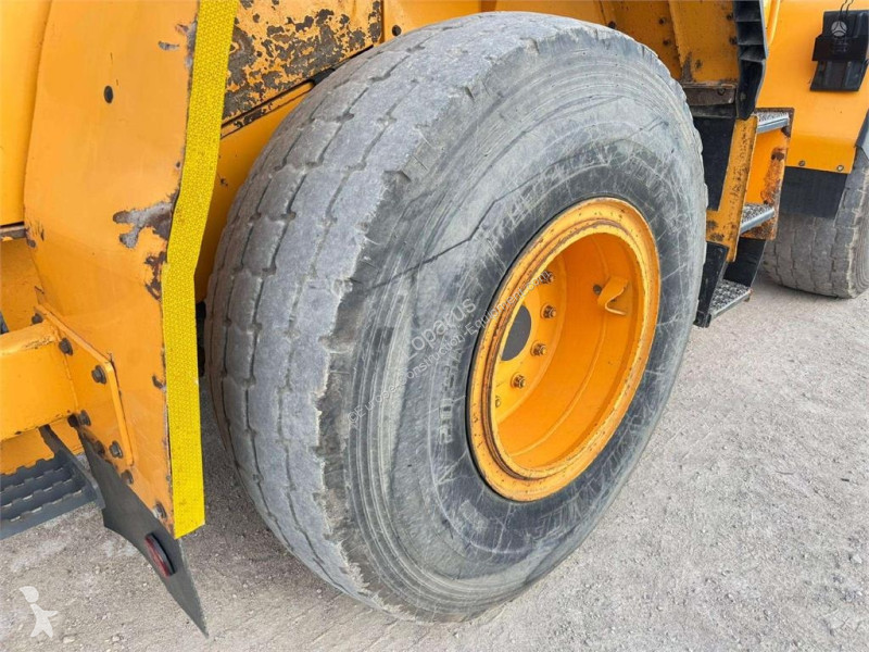 Nakladač Hyundai HL 955