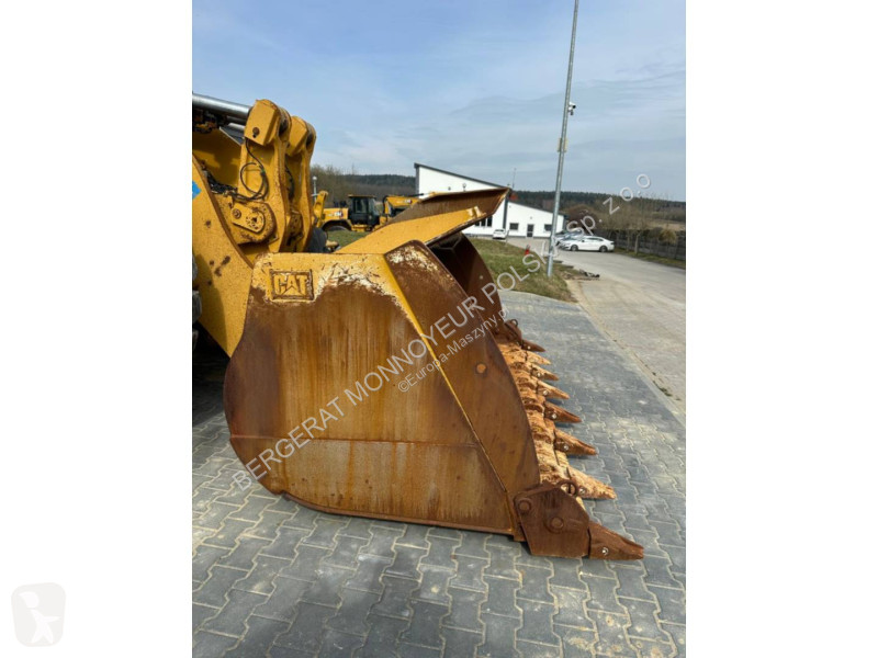 Nakladač Caterpillar 980