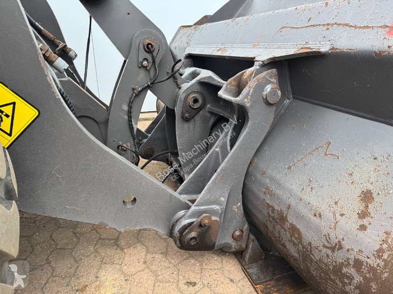 مُحمّلة Volvo - 3rd Function / Quick Coupler