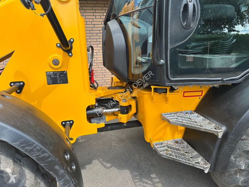 Nakladač JCB SV A