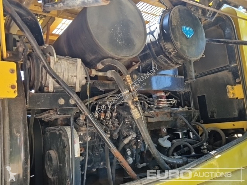 Nakladač Komatsu WA320-3H