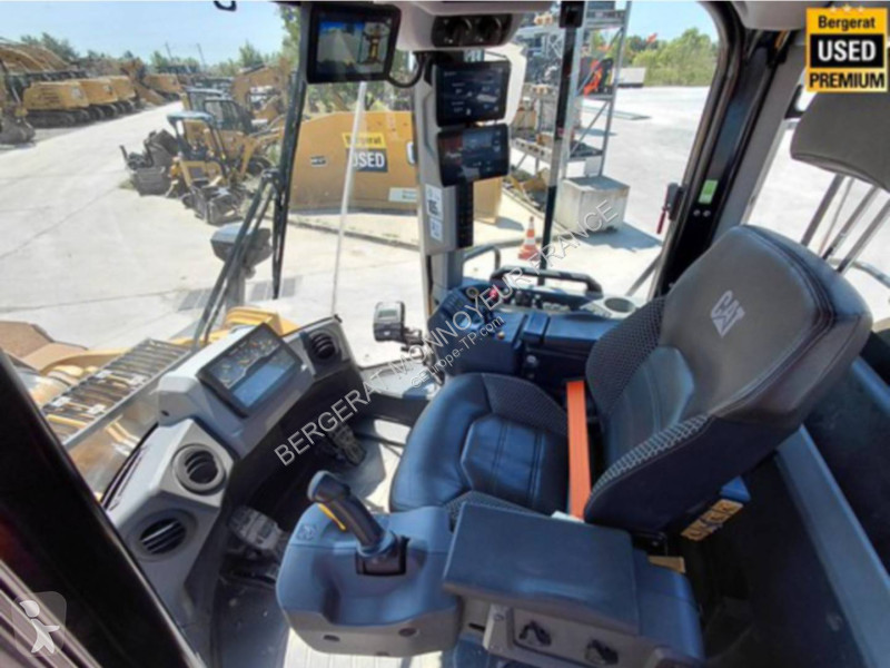 Nakladač Caterpillar 972 XE
