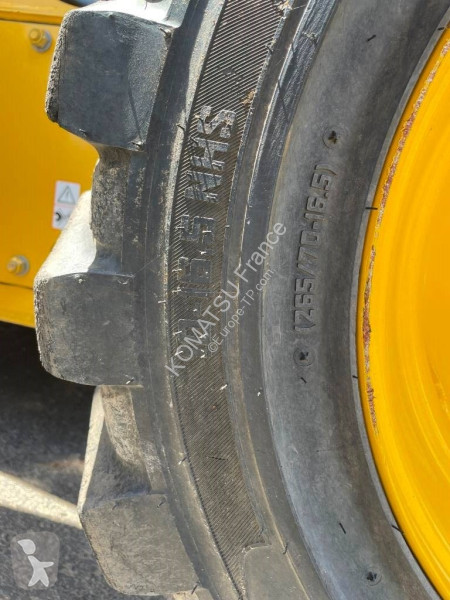 Nakladač Komatsu SK820-8E0