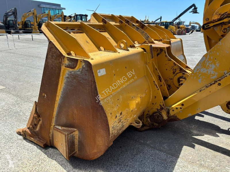 Nakladač Caterpillar 988 K (CE + EPA)