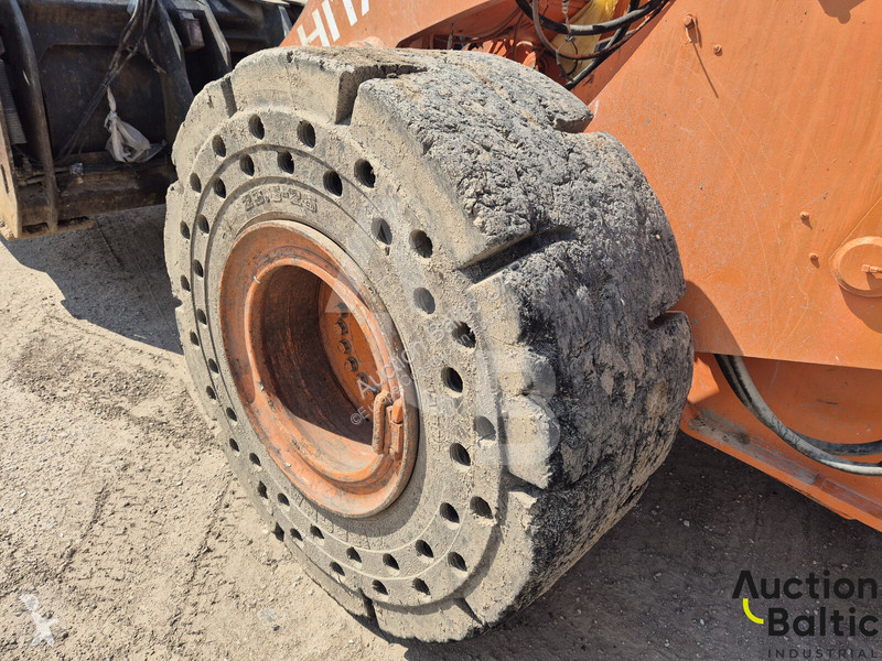 Фронтальный погрузчик Hitachi 6