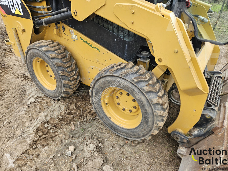Фронтальный погрузчик Caterpillar D