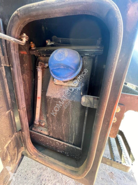 Chargeuse Komatsu WA100M-8E0