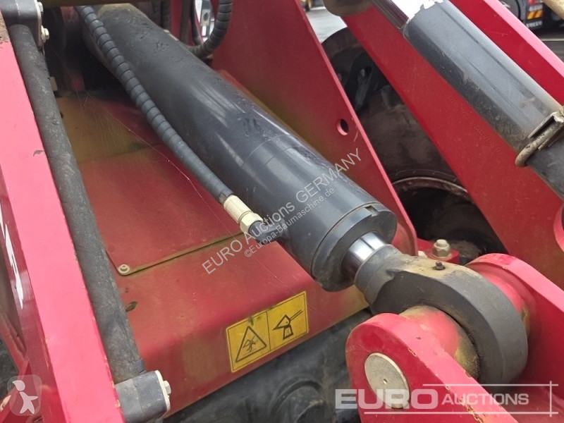 Nakladač Yanmar V100
