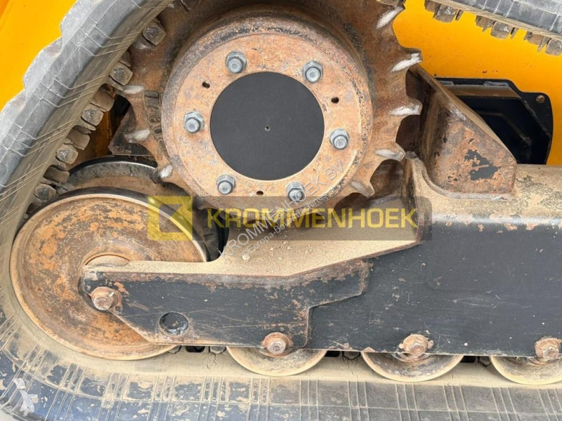 Chargeuse JCB 3TS-8T Teleskid