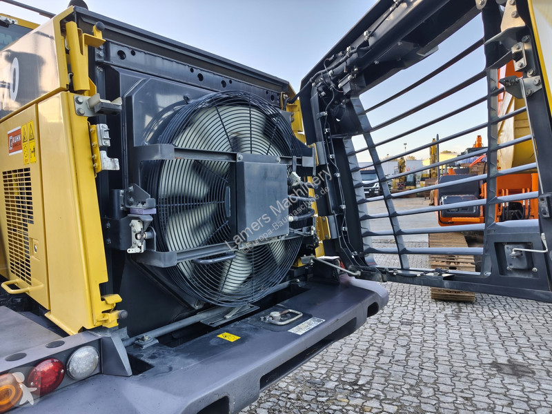 Pá carregadora Komatsu 4708