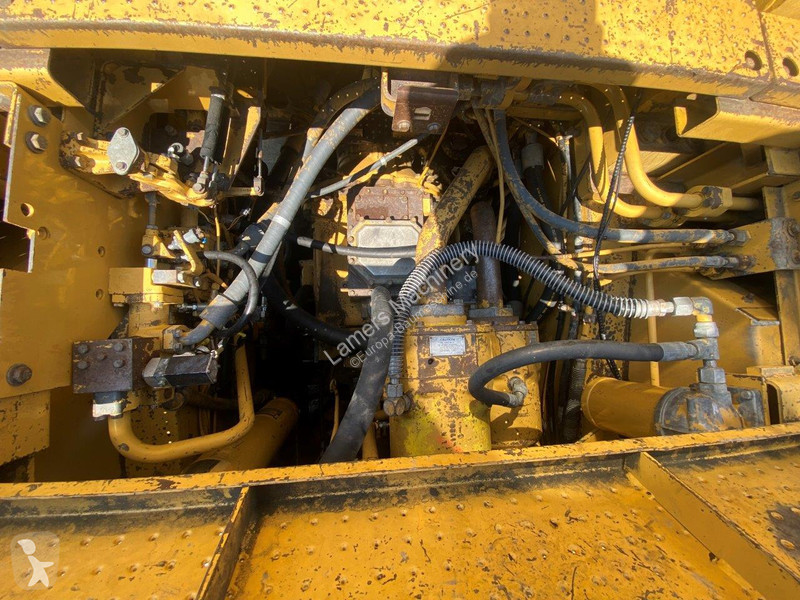 Shovel Caterpillar NVT