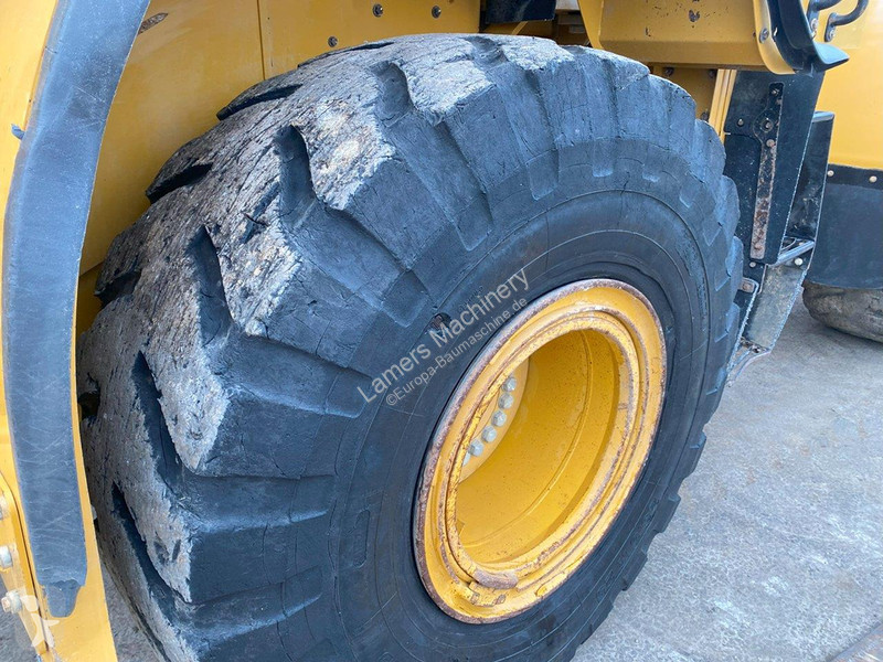 Shovel Caterpillar NVT