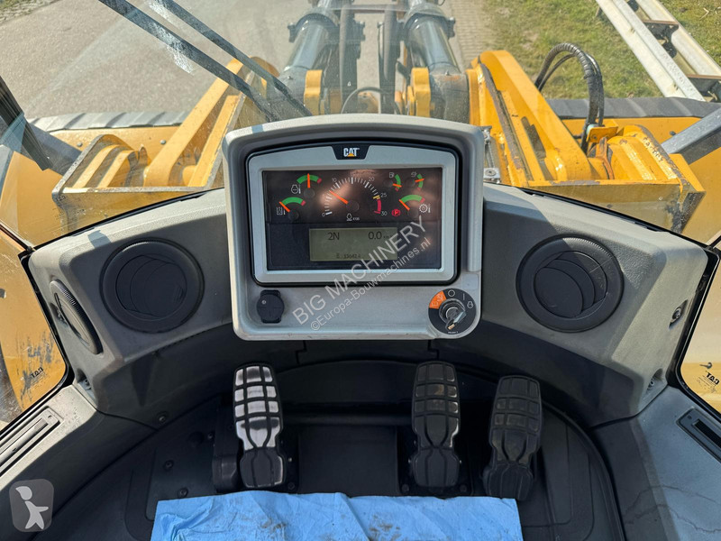 Shovel Caterpillar 980M