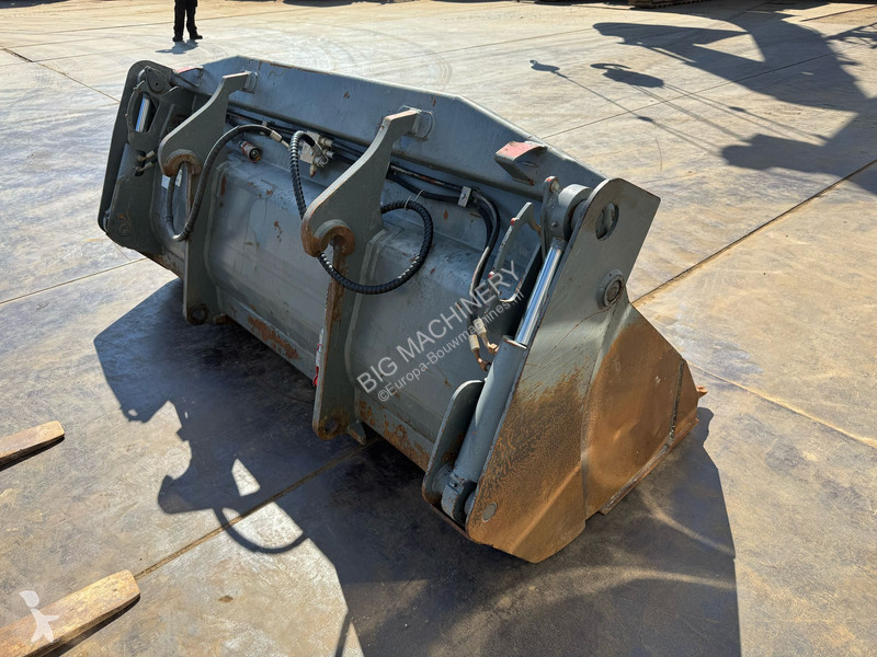 Shovel Kramer 8155 / Forks / bucket