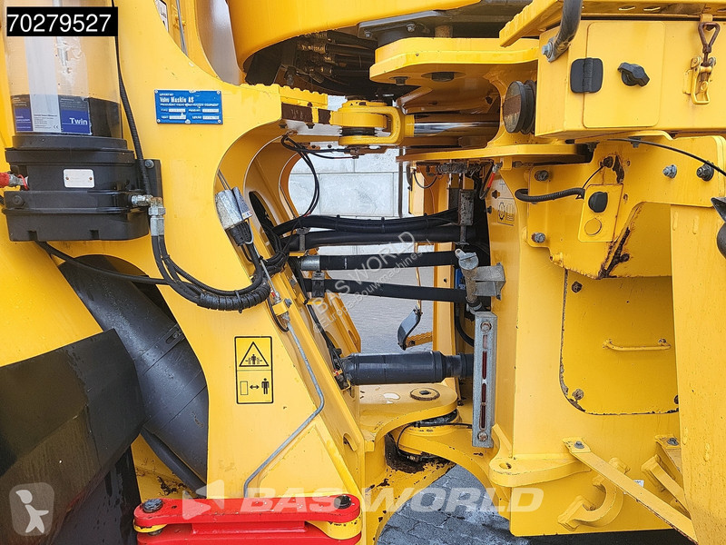 Nakladač Volvo L250 CDC
