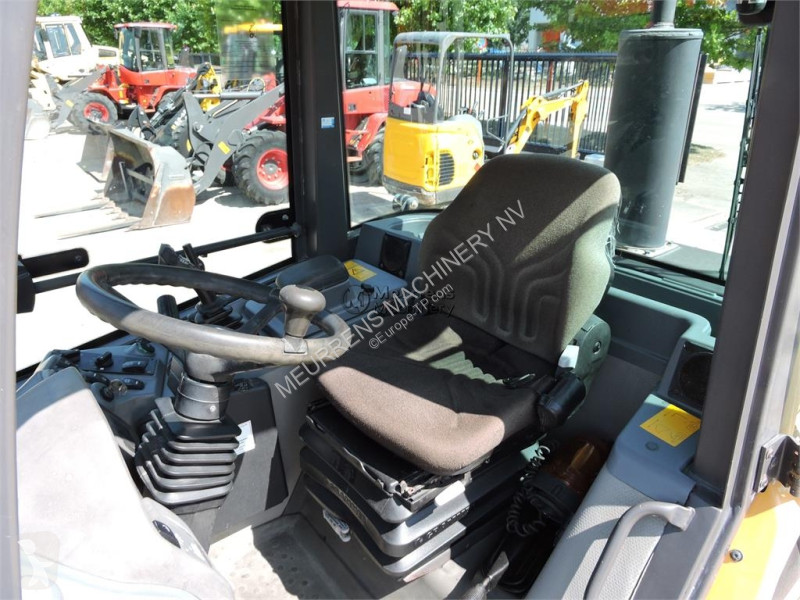 مُحمّلة Volvo L25F + FORK