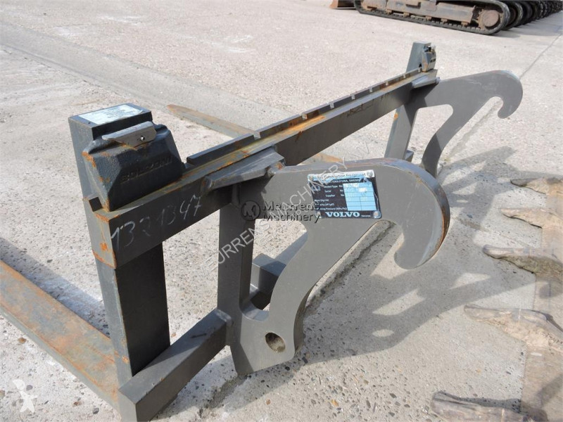Nakladač Volvo G + Fork-German